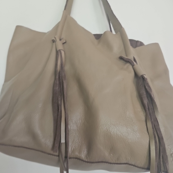 BELOW THE BELT LEATHER TOTE BAG TAN - Picture 2 of 11